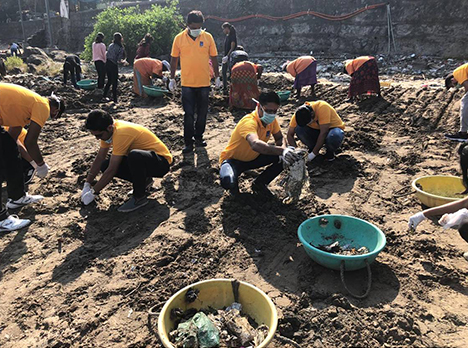 Cleaning beaches to preserve marine life and the environment